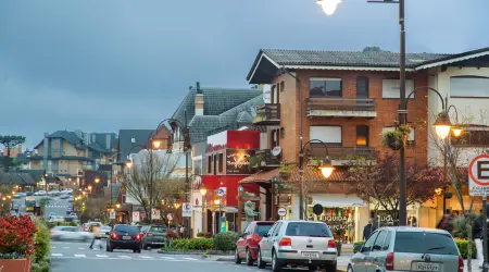 Lugares para Conhecer no Natal: As Cidades Mais Decoradas do Mundo